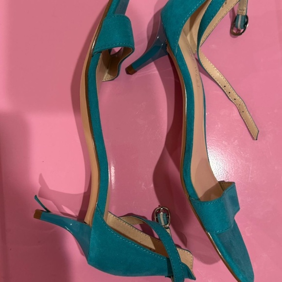 Sandals - Picture 4 of 4